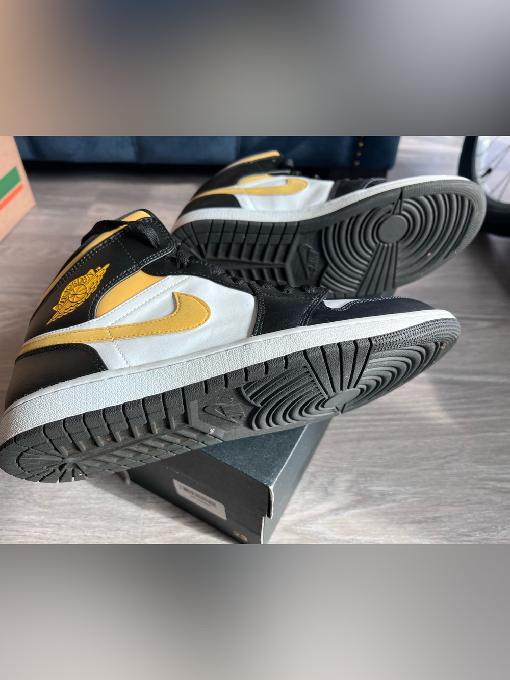 Jordan 1’s Mid — Black, Yellow and White - Picture 13 of 13